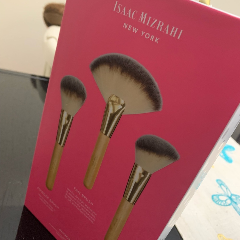 Isaac Mizrahi natural brush set
